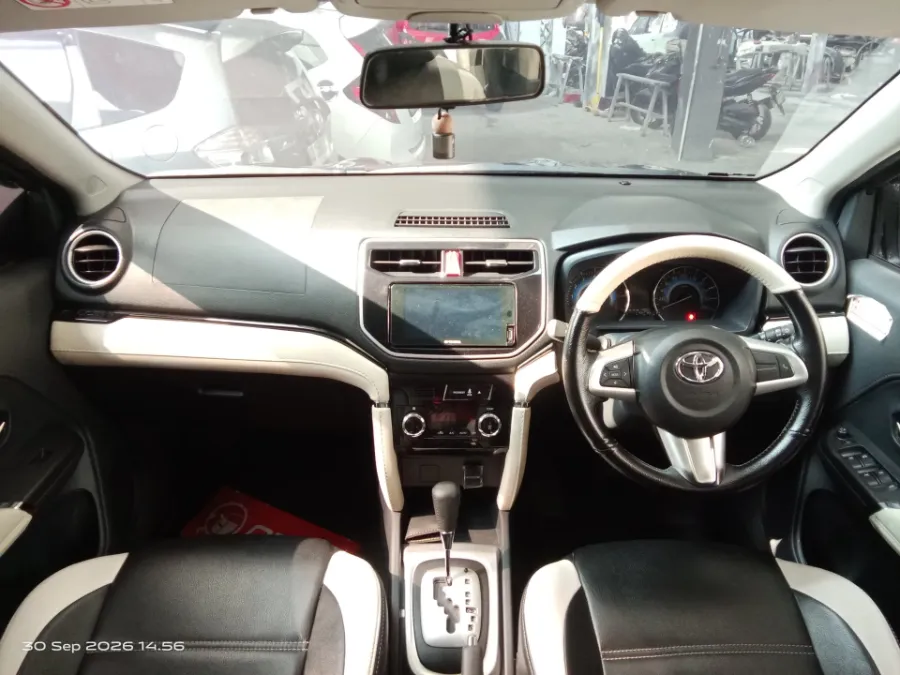 Foto Mobil Bekas Dashboard Toyota Rush 1.5 S tahun 2021