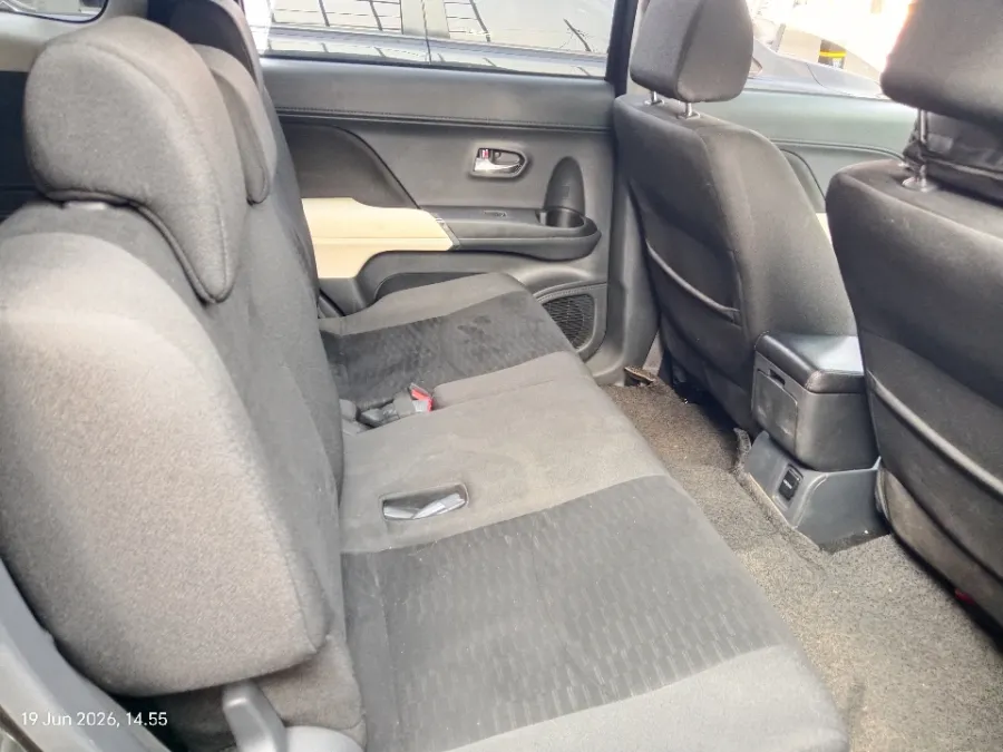 Foto Mobil Bekas Kabin Belakang Toyota Rush 1.5 S tahun 2021