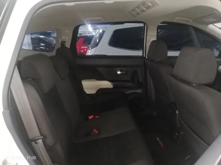 Foto Mobil Bekas Kabin Belakang Toyota Rush 1.5 S tahun 2021