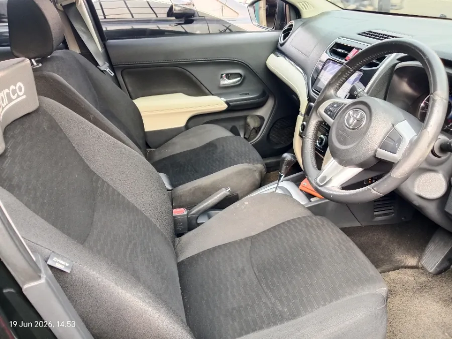 Foto Mobil Bekas Kabin Depan Toyota Rush 1.5 S tahun 2021