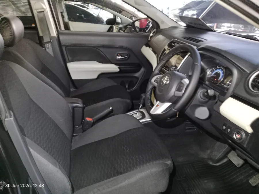 Foto Mobil Bekas Kabin Depan Toyota Rush 1.5 S tahun 2021