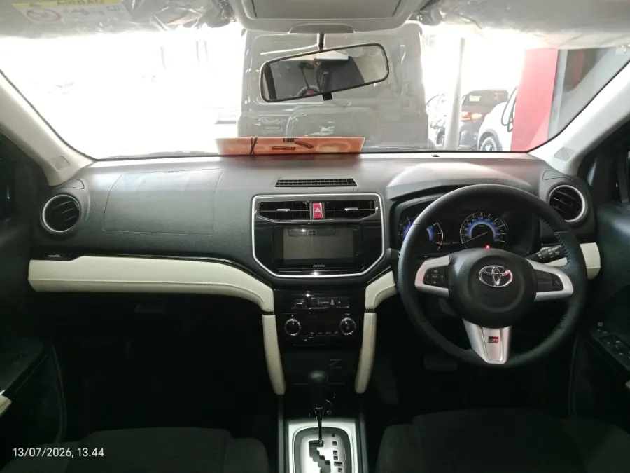Foto Mobil Bekas Dashboard Toyota Rush 1.5 S tahun 2022