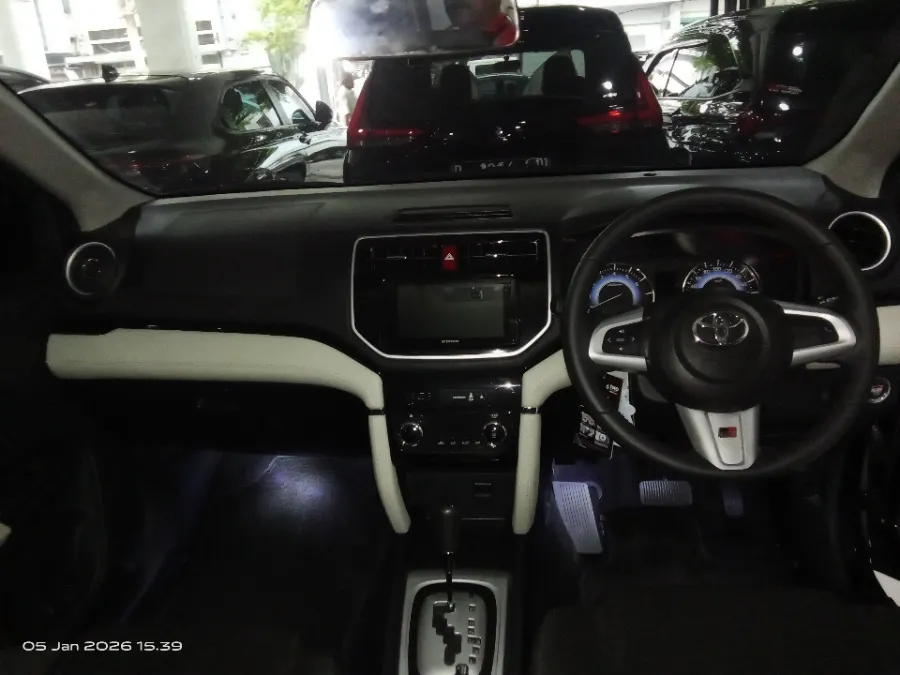 Foto Mobil Bekas Dashboard Toyota Rush 1.5 S tahun 2022