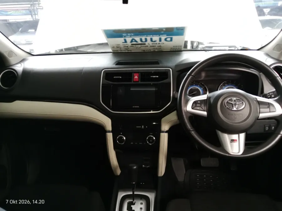 Foto Mobil Bekas Dashboard Toyota Rush 1.5 S tahun 2022