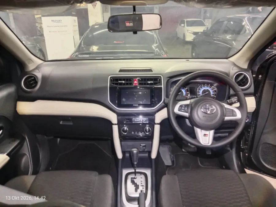 Foto Mobil Bekas Dashboard Toyota Rush 1.5 S tahun 2022