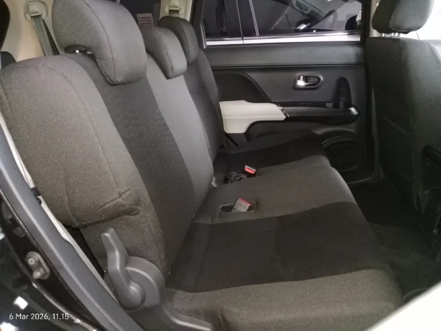Foto Mobil Bekas Kabin Belakang Toyota Rush 1.5 S tahun 2022