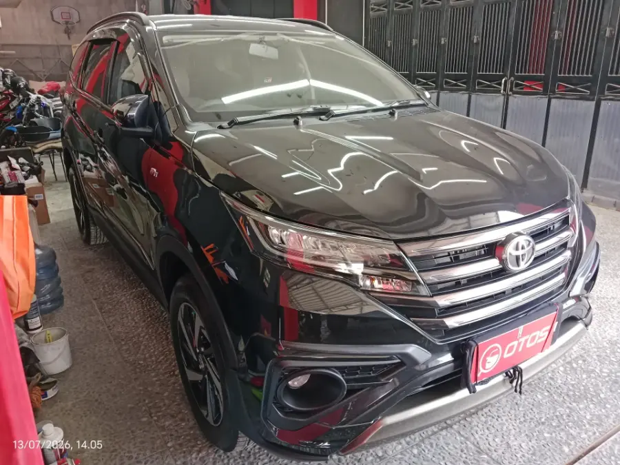 Foto Mobil Bekas Kanan Depan Toyota Rush 1.5 S tahun 2022