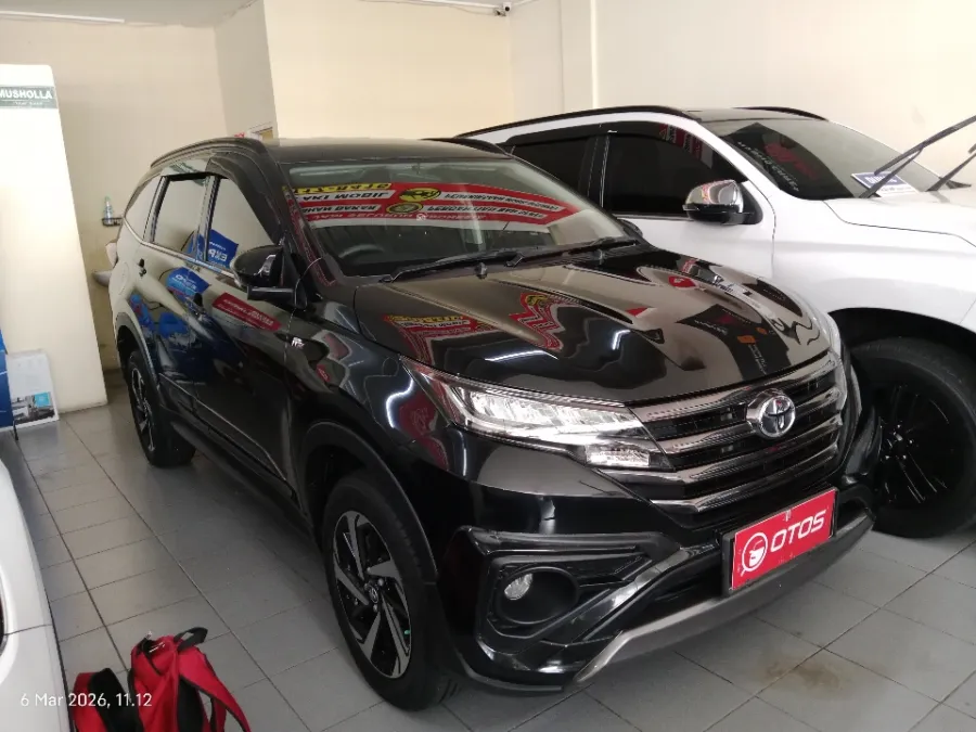 Foto Mobil Bekas Kanan Depan Toyota Rush 1.5 S tahun 2022