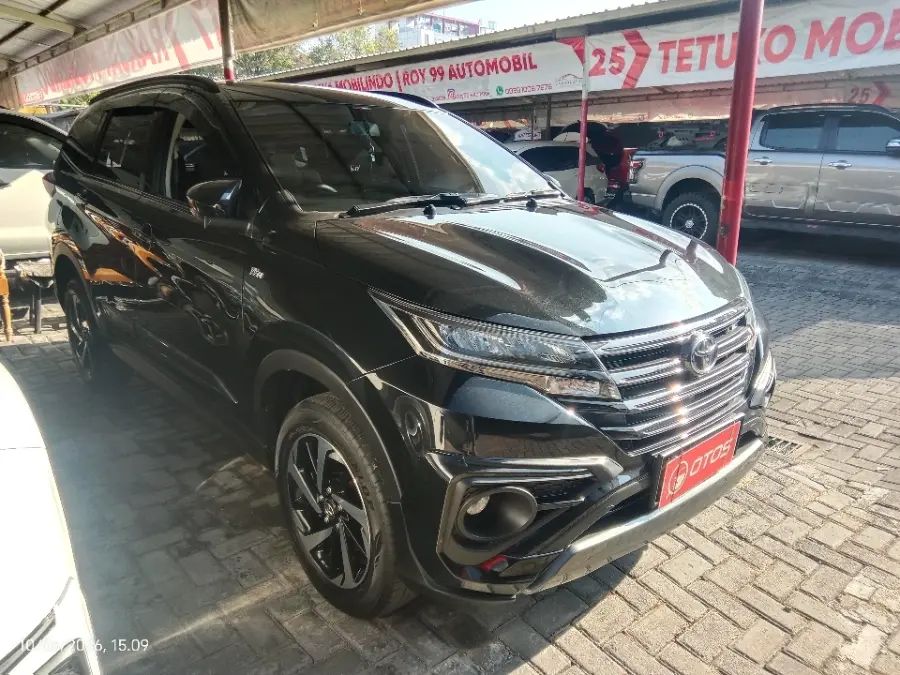 Foto Mobil Bekas Kanan Depan Toyota Rush 1.5 S tahun 2022