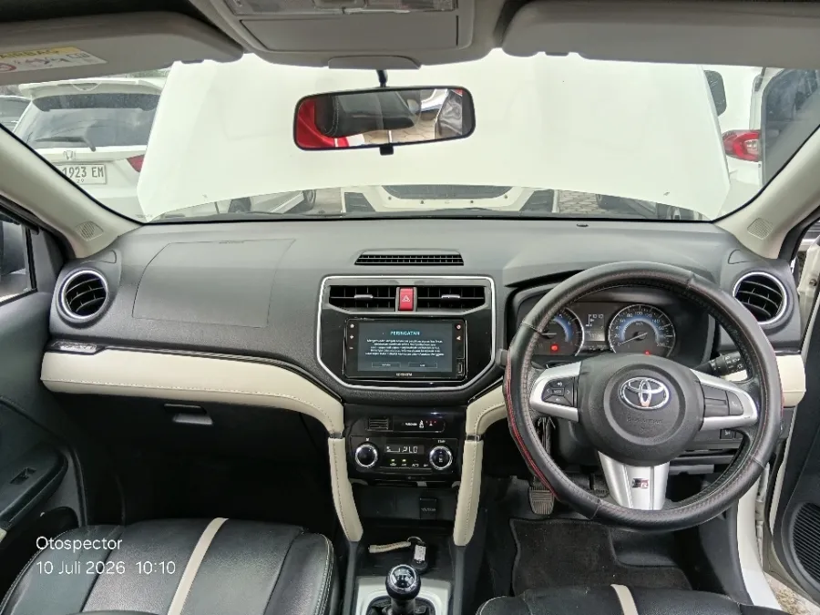Foto Mobil Bekas Dashboard Toyota Rush 1.5 S tahun 2023