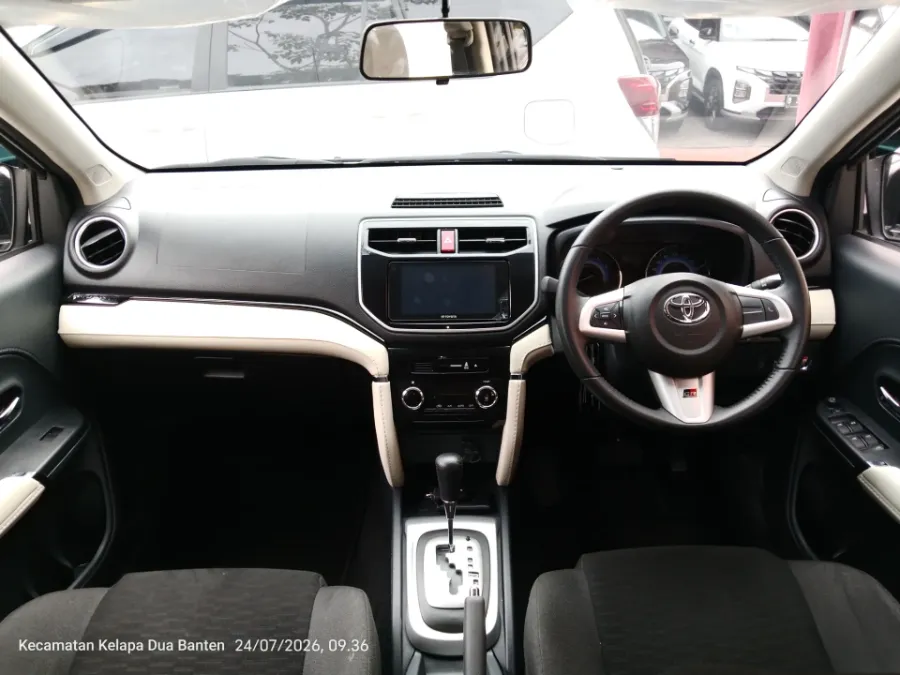 Foto Mobil Bekas Dashboard Toyota Rush 1.5 S tahun 2023
