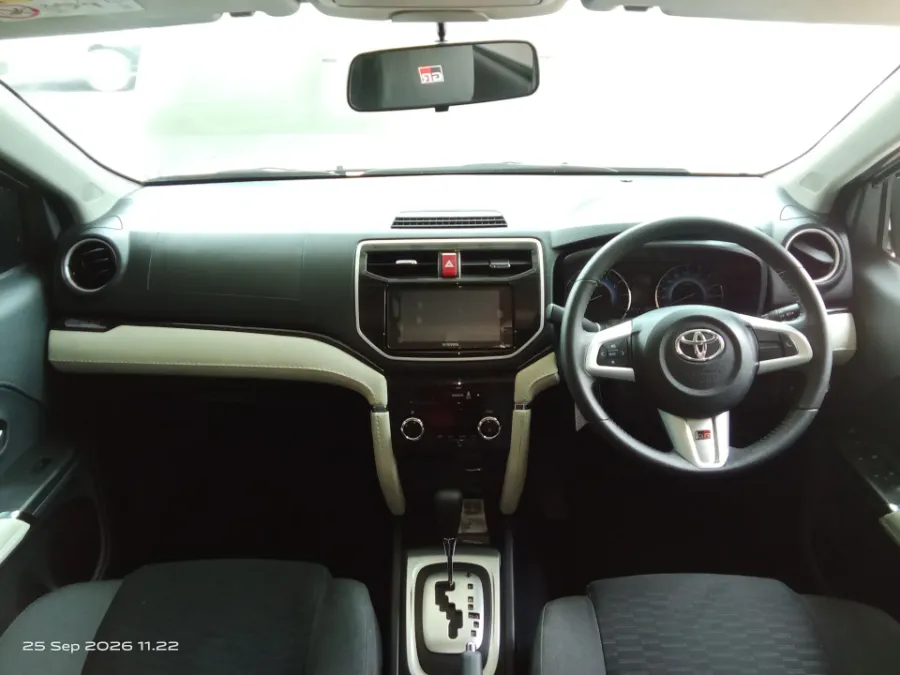 Foto Mobil Bekas Dashboard Toyota Rush 1.5 S tahun 2023