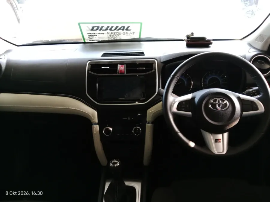 Foto Mobil Bekas Dashboard Toyota Rush 1.5 S tahun 2023