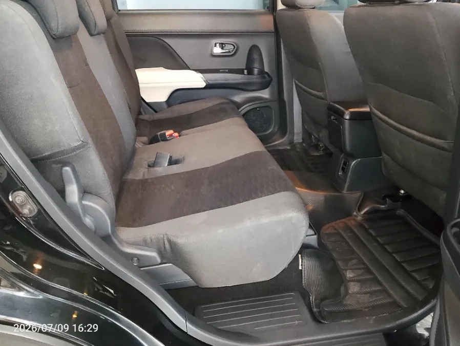 Foto Mobil Bekas Kabin Belakang Toyota Rush 1.5 S tahun 2023