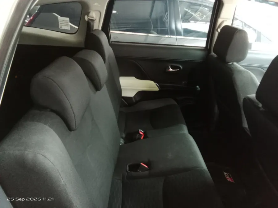 Foto Mobil Bekas Kabin Belakang Toyota Rush 1.5 S tahun 2023
