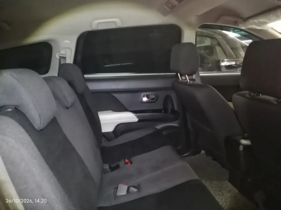 Foto Mobil Bekas Kabin Belakang Toyota Rush 1.5 S tahun 2023