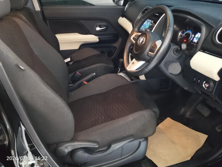 Foto Mobil Bekas Kabin Depan Toyota Rush 1.5 S tahun 2023