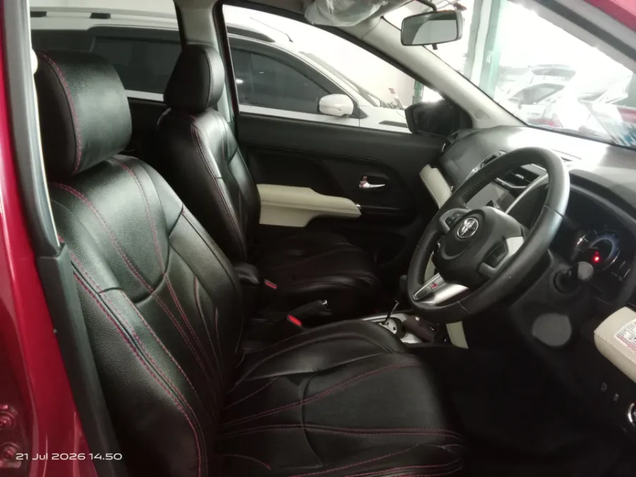 Foto Mobil Bekas Kabin Depan Toyota Rush 1.5 S tahun 2023