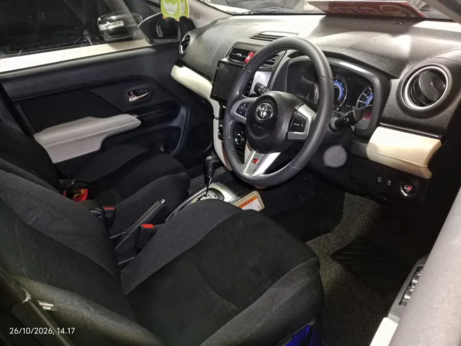 Foto Mobil Bekas Kabin Depan Toyota Rush 1.5 S tahun 2023