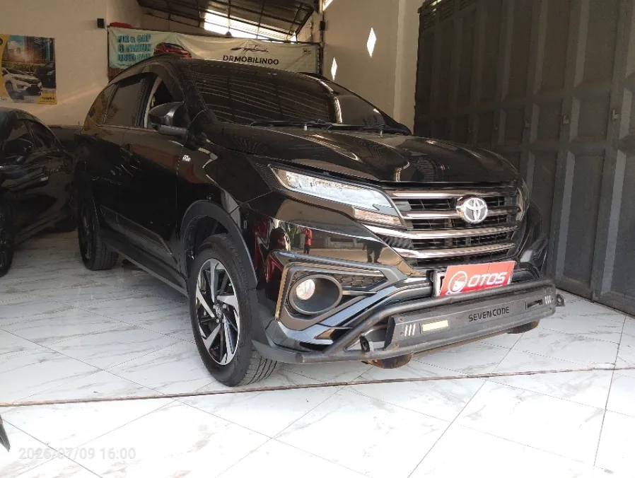 Foto Mobil Bekas Kanan Depan Toyota Rush 1.5 S tahun 2023