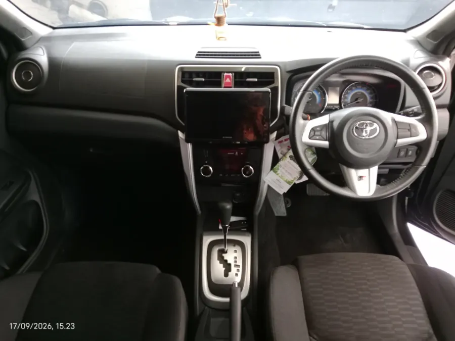 Foto Mobil Bekas Dashboard Toyota Rush 1.5 S tahun 2024