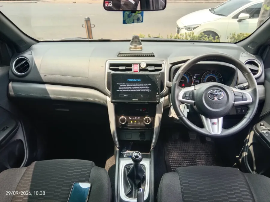 Foto Mobil Bekas Dashboard Toyota Rush 1.5 S tahun 2024