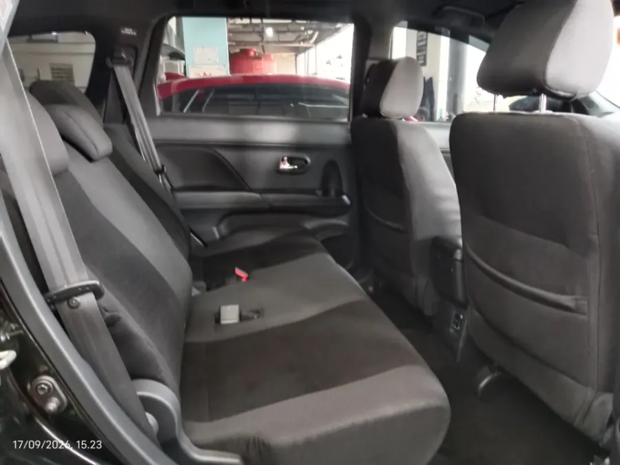 Foto Mobil Bekas Kabin Belakang Toyota Rush 1.5 S tahun 2024