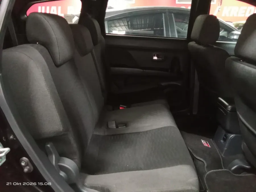 Foto Mobil Bekas Kabin Belakang Toyota Rush 1.5 S tahun 2024