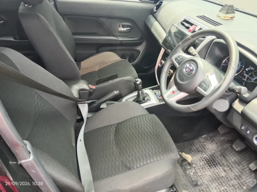 Foto Mobil Bekas Kabin Depan Toyota Rush 1.5 S tahun 2024