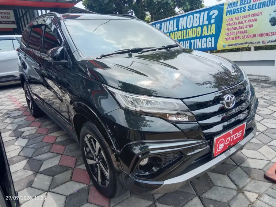 Foto Mobil Bekas Kanan Depan Toyota Rush 1.5 S tahun 2024