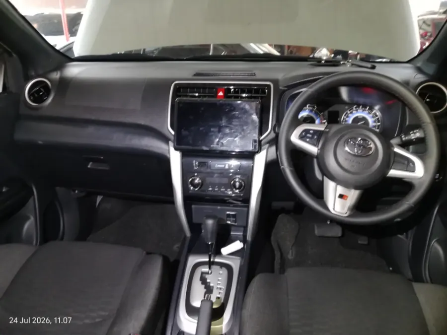 Foto Mobil Bekas Dashboard Toyota Rush 1.5 S tahun 2025