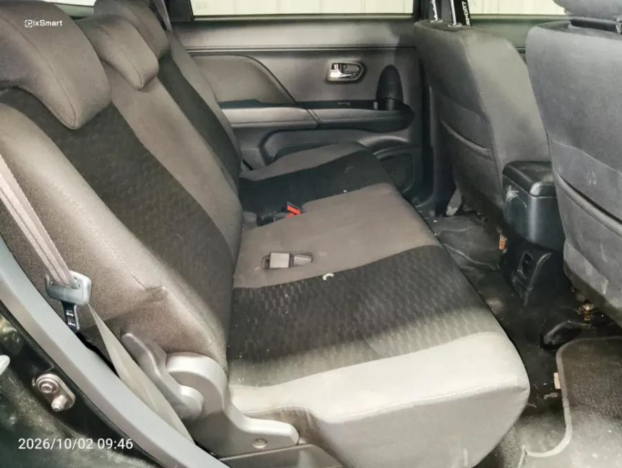 Foto Mobil Bekas Kabin Belakang Toyota Rush 1.5 S tahun 2025