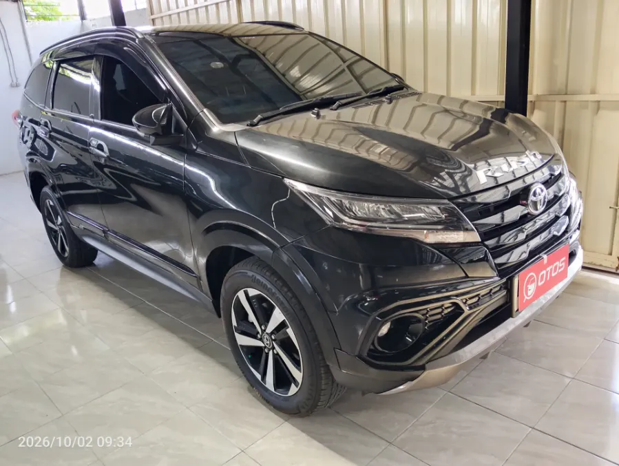 Foto Mobil Bekas Kanan Depan Toyota Rush 1.5 S tahun 2025