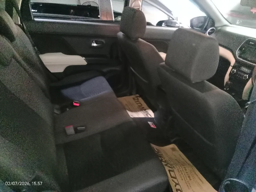Foto Mobil Bekas Kabin Belakang Toyota Rush 1.5 S GR Sport tahun 2022