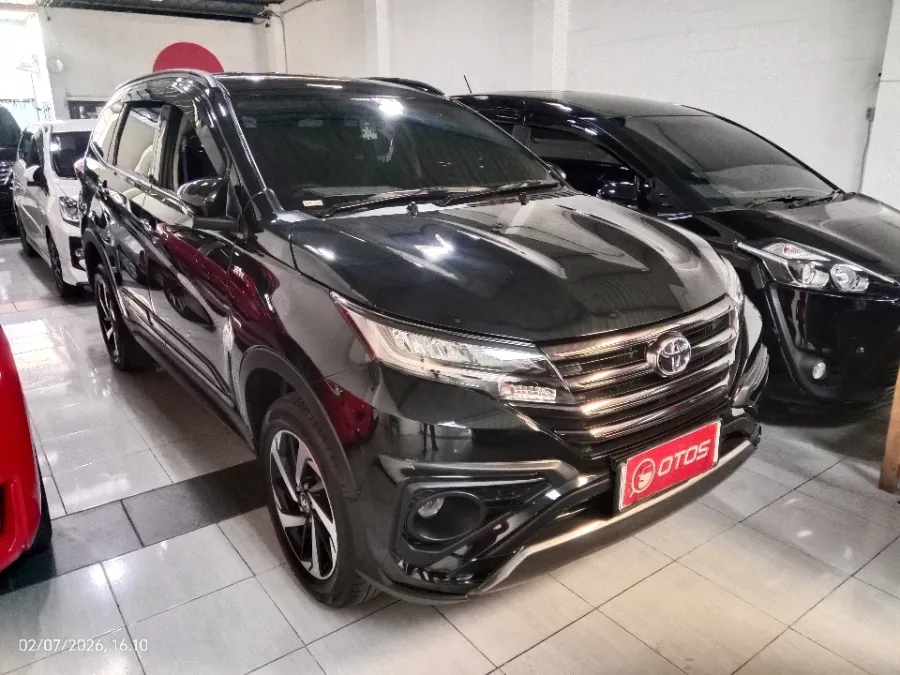 Foto Mobil Bekas Kanan Depan Toyota Rush 1.5 S GR Sport tahun 2022
