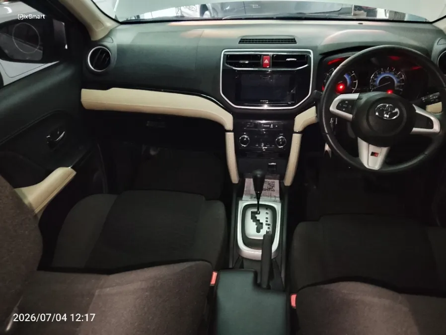 Foto Mobil Bekas Dashboard Toyota Rush 1.5 S GR Sport tahun 2023