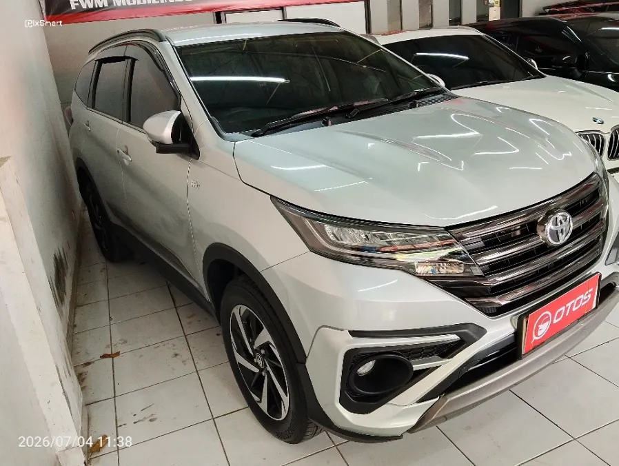 Foto Mobil Bekas Kanan Depan Toyota Rush 1.5 S GR Sport tahun 2023