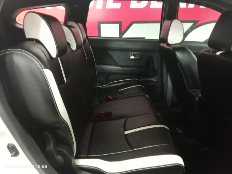 Foto Mobil Bekas Kabin Belakang Toyota Rush 1.5 S GR Sport tahun 2024