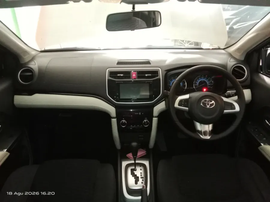 Foto Mobil Bekas Dashboard Toyota Rush 1.5 TRD Sportivo tahun 2018