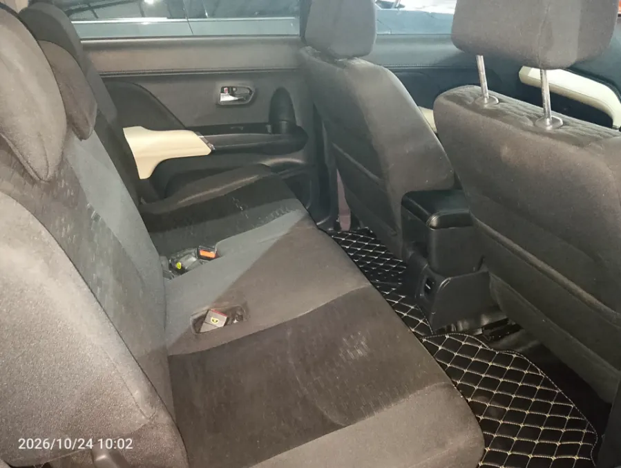 Foto Mobil Bekas Kabin Belakang Toyota Rush 1.5 TRD Sportivo tahun 2018