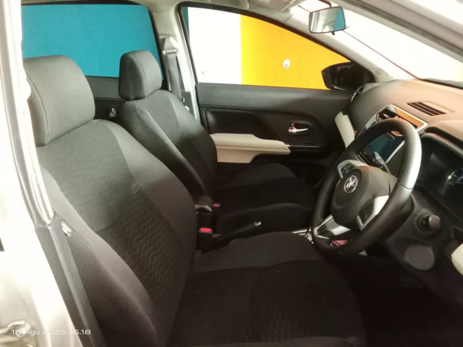 Foto Mobil Bekas Kabin Depan Toyota Rush 1.5 TRD Sportivo tahun 2018
