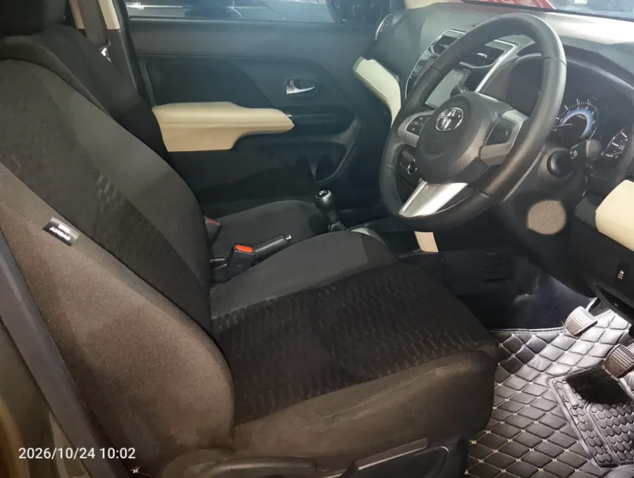Foto Mobil Bekas Kabin Depan Toyota Rush 1.5 TRD Sportivo tahun 2018