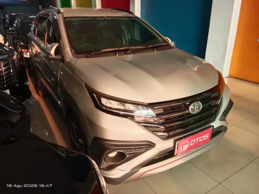 Foto Mobil Bekas Kanan Depan Toyota Rush 1.5 TRD Sportivo tahun 2018