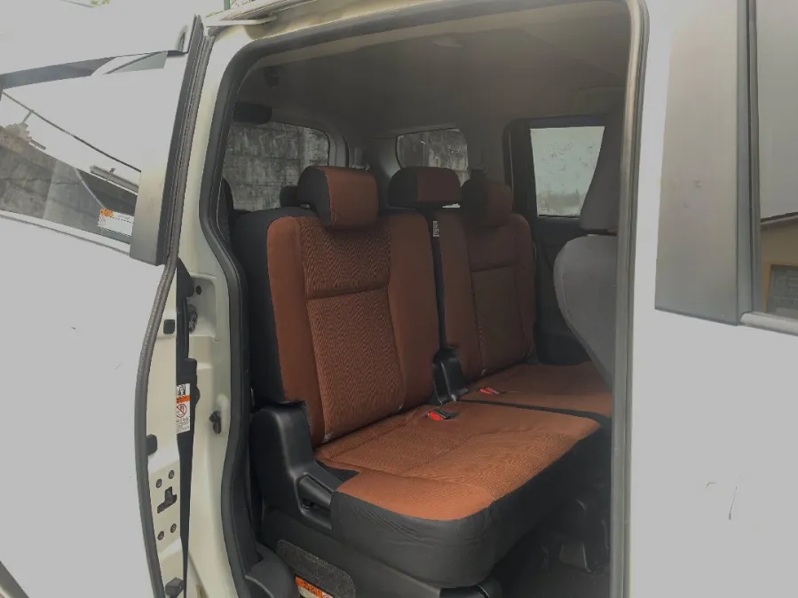 Foto Mobil Bekas Kabin Belakang Toyota Sienta 1.5 Q tahun 2017