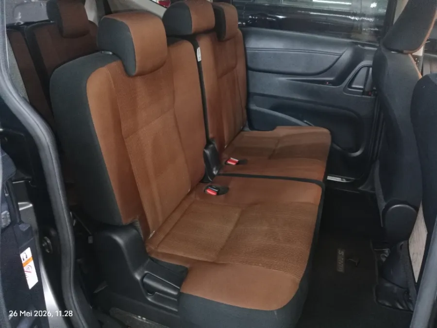 Foto Mobil Bekas Kabin Belakang Toyota Sienta 1.5 Q tahun 2017