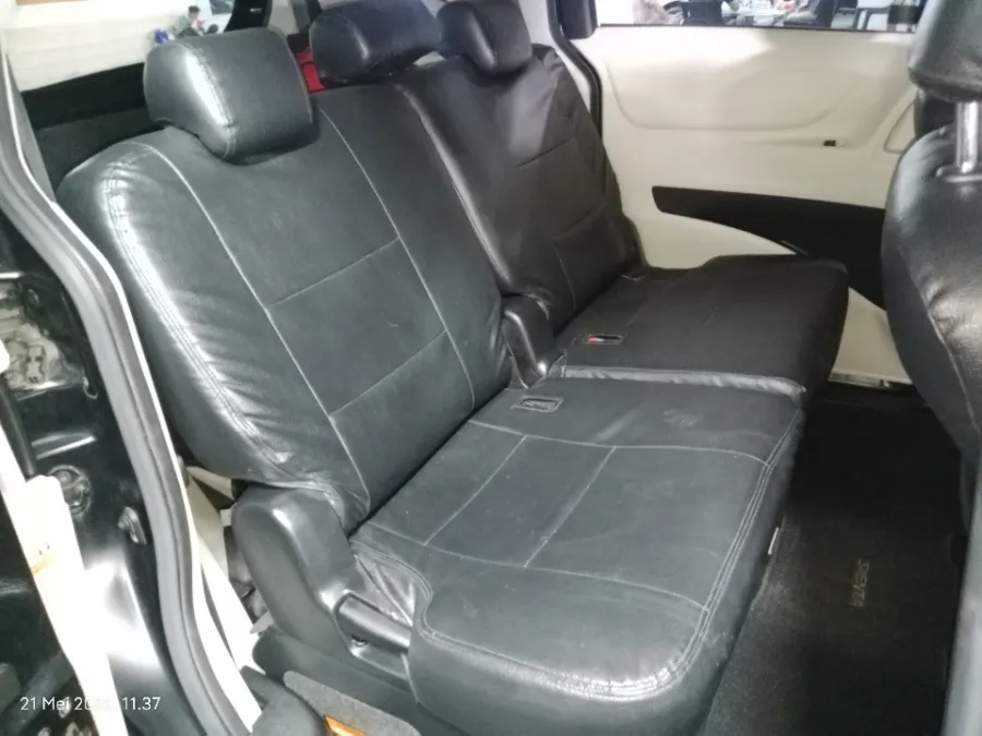 Foto Mobil Bekas Kabin Belakang Toyota Sienta 1.5 Q tahun 2017
