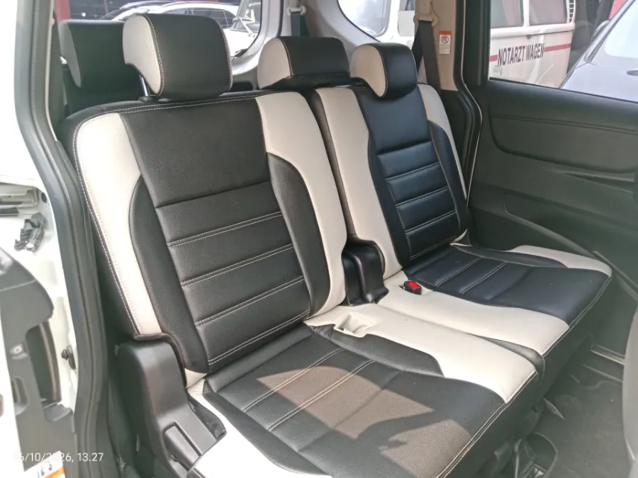 Foto Mobil Bekas Kabin Belakang Toyota Sienta 1.5 Q tahun 2017