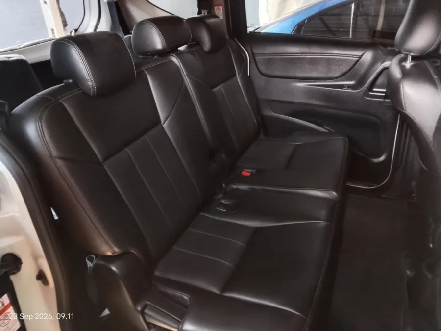 Foto Mobil Bekas Kabin Belakang Toyota Sienta 1.5 Q tahun 2017