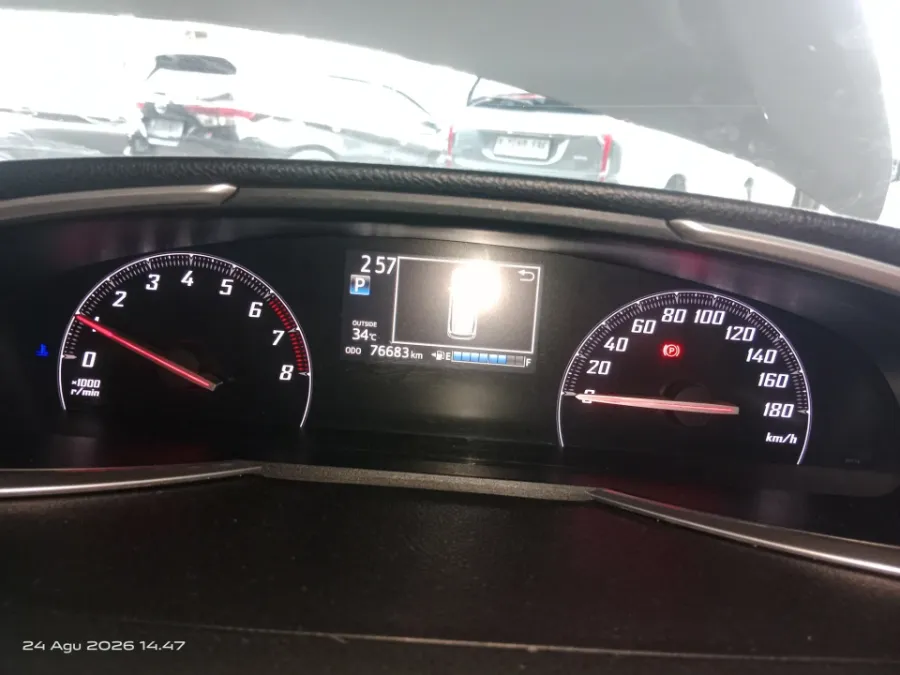 Foto Mobil Bekas Odometer Toyota Sienta 1.5 Q tahun 2017