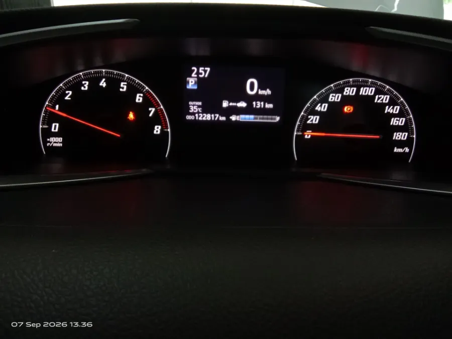 Foto Mobil Bekas Odometer Toyota Sienta 1.5 Q tahun 2017